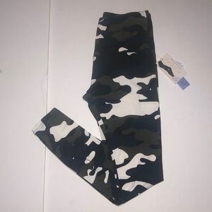 Ready to Go Women’s New High Waisted Camo Leggings M